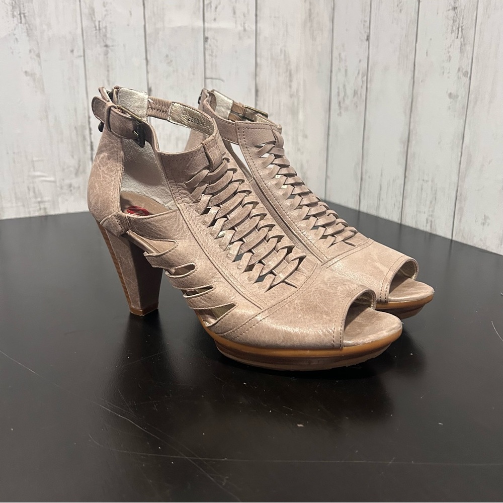 BE by Blondo Tan Leather Heeled Sandals Open Toe 3.5" Heel Women's Size 9